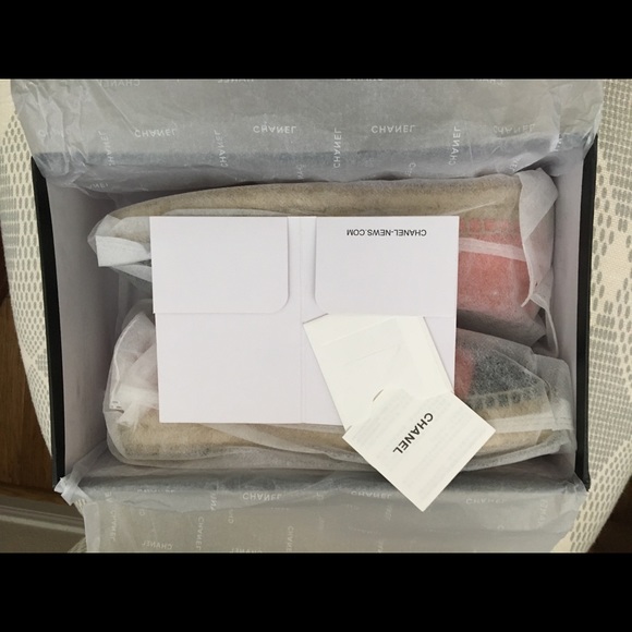 Authentic Channel CC pearl pink suede - Picture 5 of 8